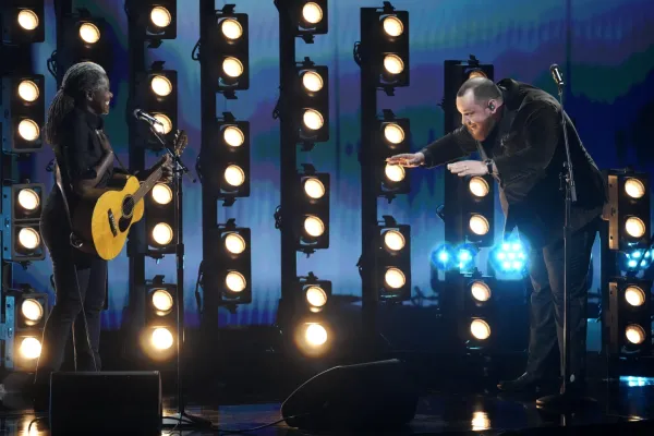 🗨 Don't Rock the Comments Section: The Grammys and Country Music